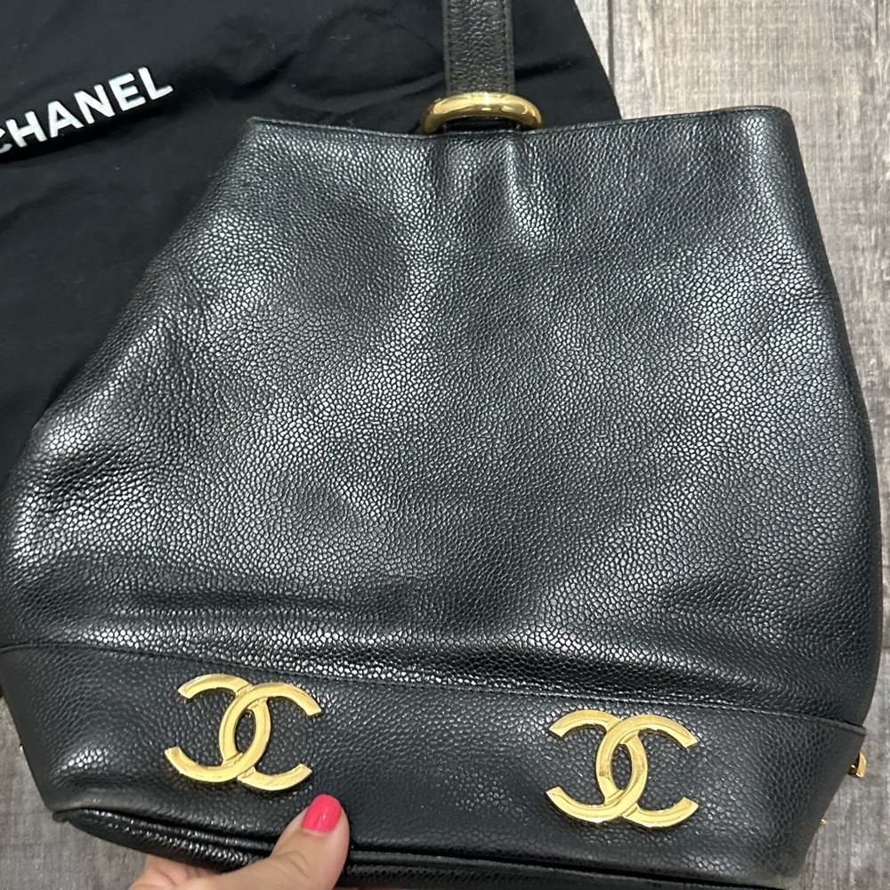 CHANEL Black Leather Bucket Bag with Gold Accents - Picture 2 of 8